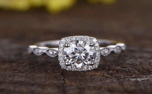 How To Find the Engagement Ring of Your Dreams