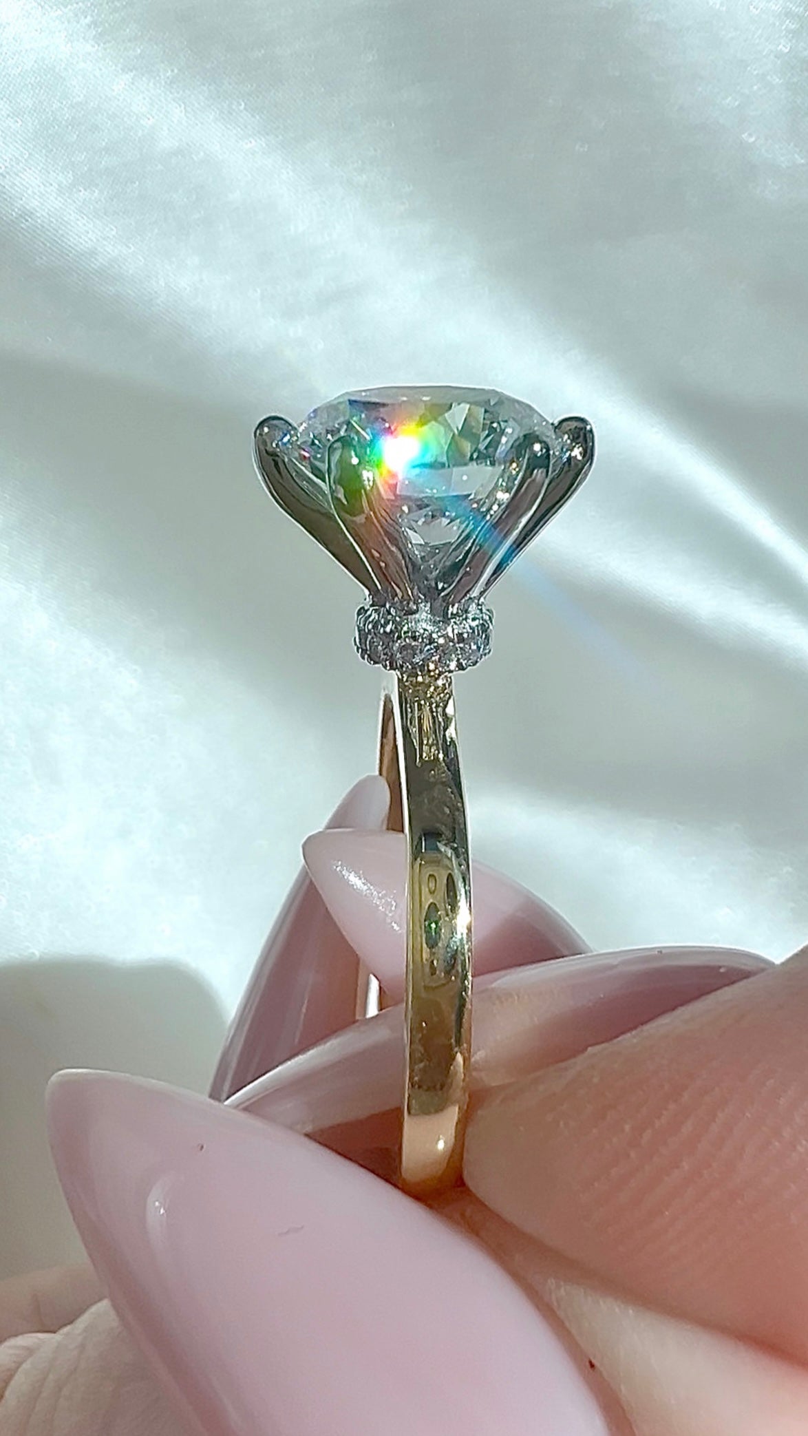 3.09CT Round Brilliant Cut Lab Diamond Pavé Collar Solitaire Engagement Ring Luxury Diamonds