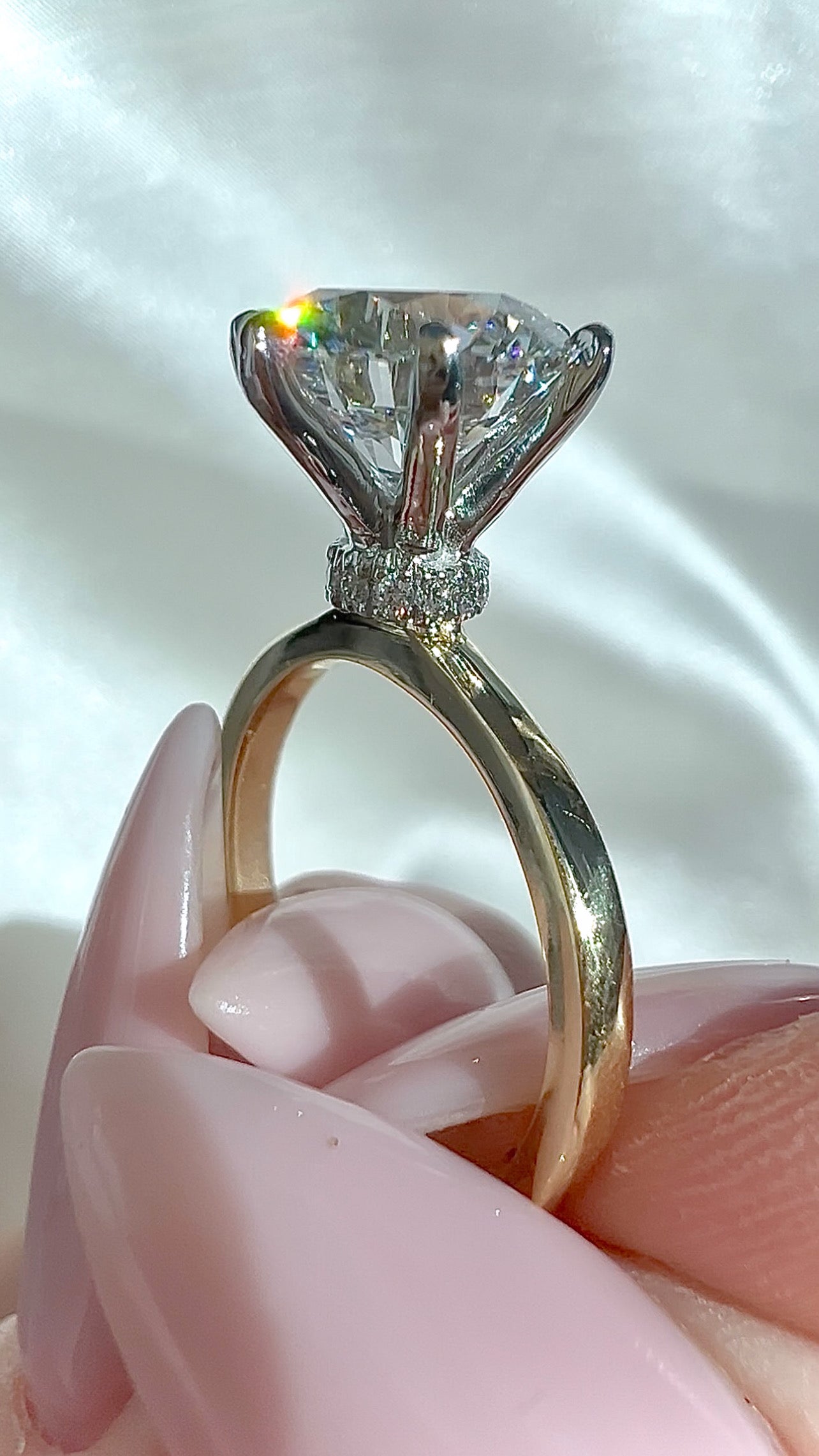 3.09CT Round Brilliant Cut Lab Diamond Pavé Collar Solitaire Engagement Ring Luxury Diamonds