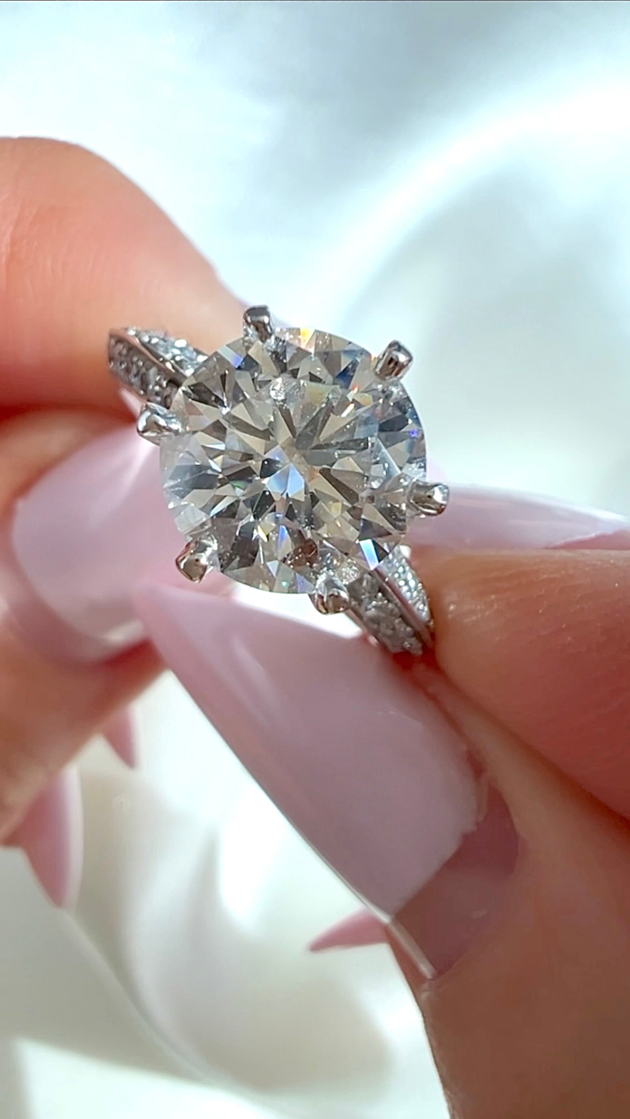 2.00CT Round Brilliant Cut Lab Diamond Knife Edge Pavé Ring