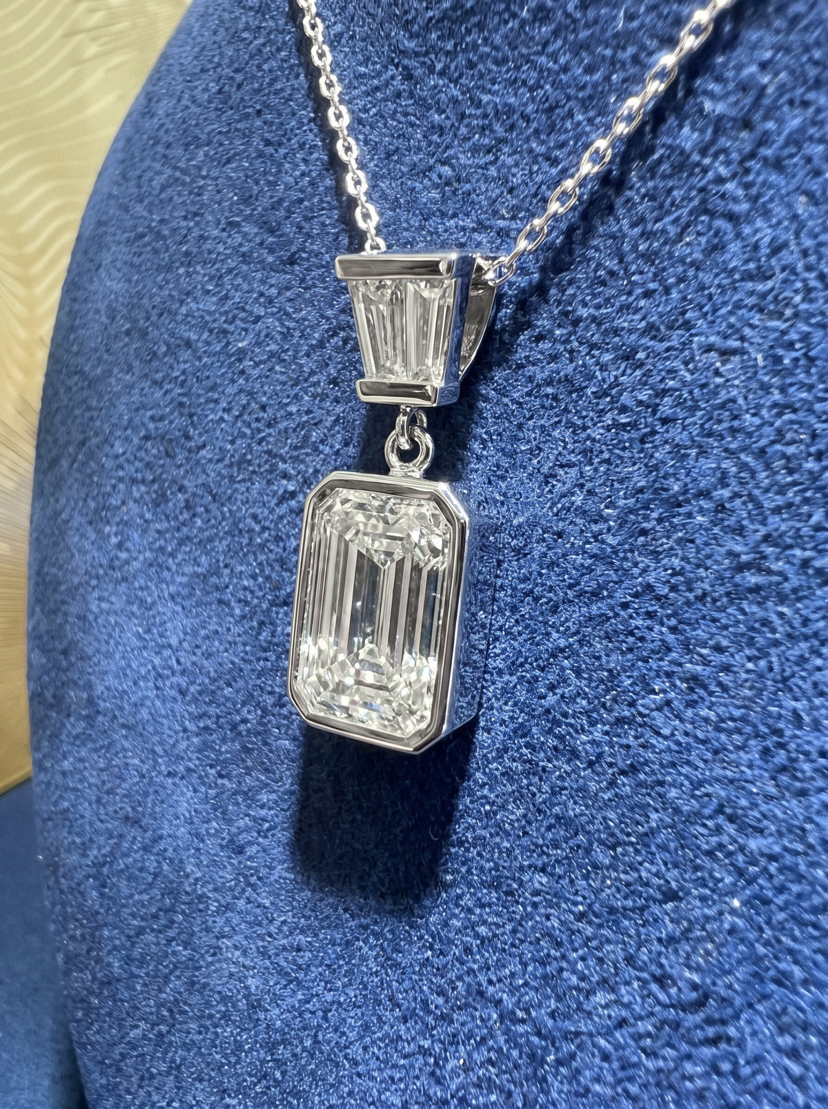 Custom 14K White Gold Emerald-Cut Diamond Pendant Luxury Diamonds